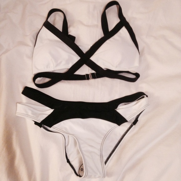 Nasty Gal Other - Bondage Strappy Bikini