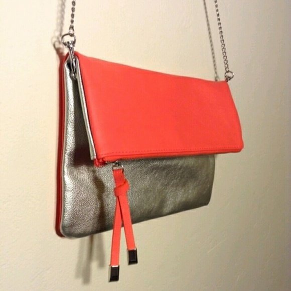 SOLD Peach and silver purse - Picture 1 of 4