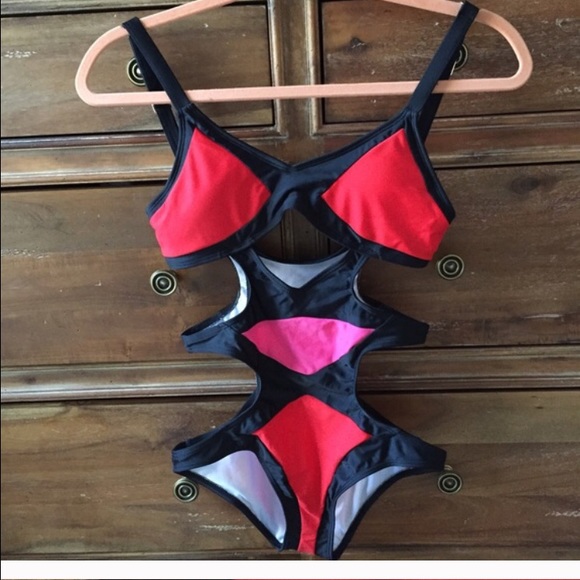 One Piece Bandage Swimsuit - Picture 2 of 4