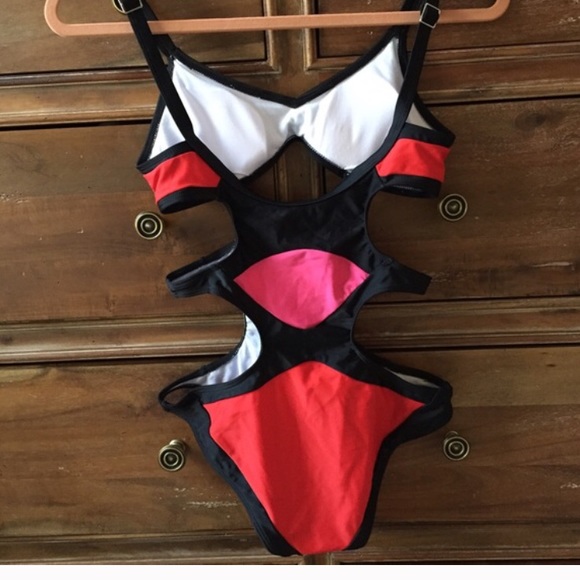 One Piece Bandage Swimsuit - Picture 3 of 4