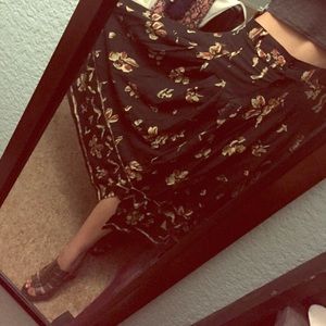♦️traded♦️Black Midi Floral Skirt