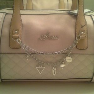 Guess Bag. MUST GO!!!!!!!  Lowered price again