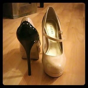 BNIB Bakers Heels