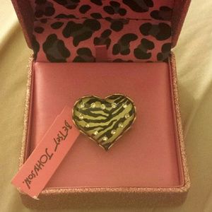 BETSEY JOHNSON RING