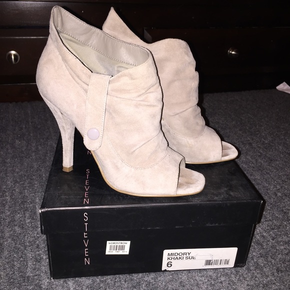 Steve Madden Midory ankle suede booties - Picture 2 of 3