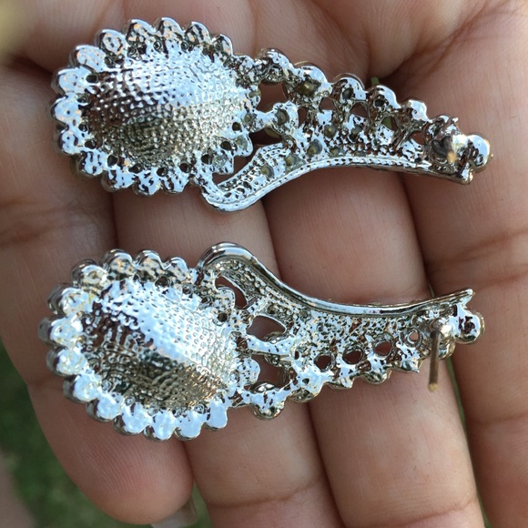 🎉Host pick 🎉CUBIC ZIRCONIA Party earrings - Picture 4 of 4