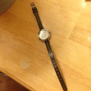 Quarts black leather watch