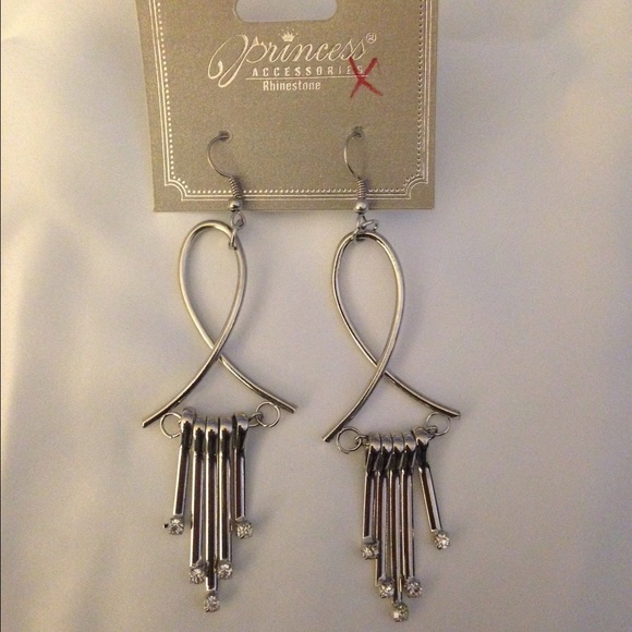 Dangle earrings