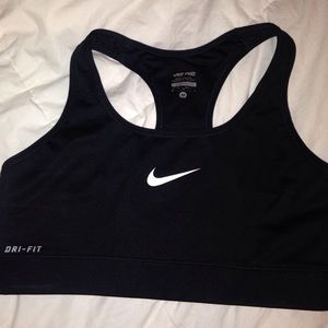 sports bra