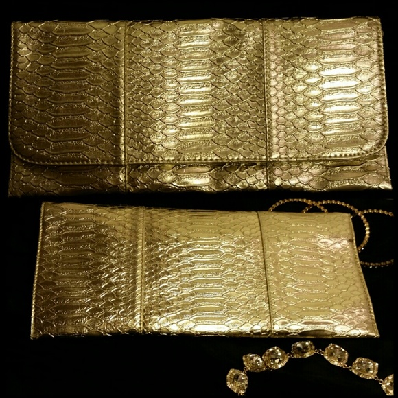 πHPπ Gold Metallic Python Print Clutch - Picture 3 of 4