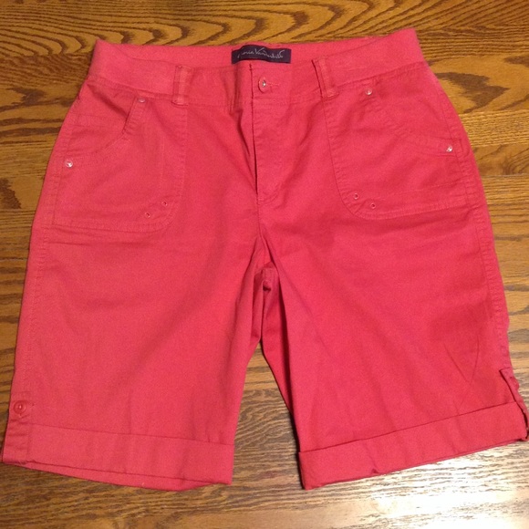 Walking shorts coral colored