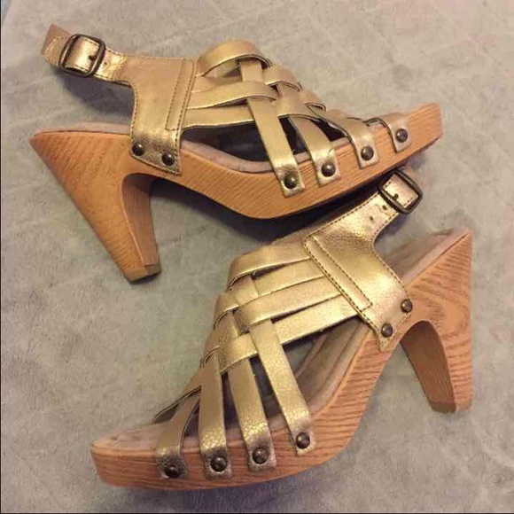 Bass sandals size 7