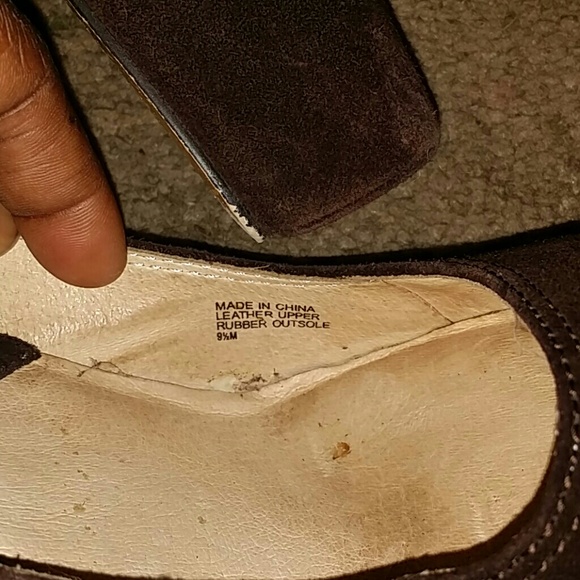 Shoes - Picture 3 of 4