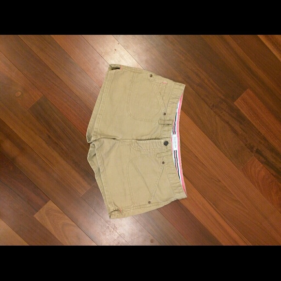 Dark khaki fitted cargo shorts