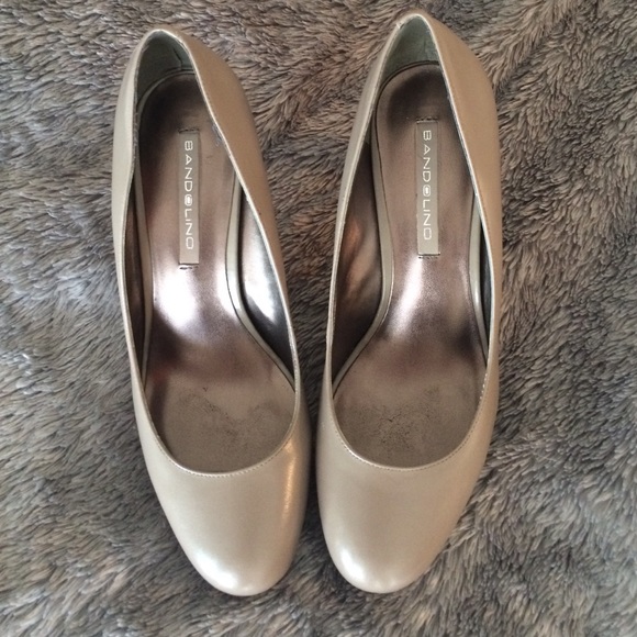 Bandolino Nude Heels.