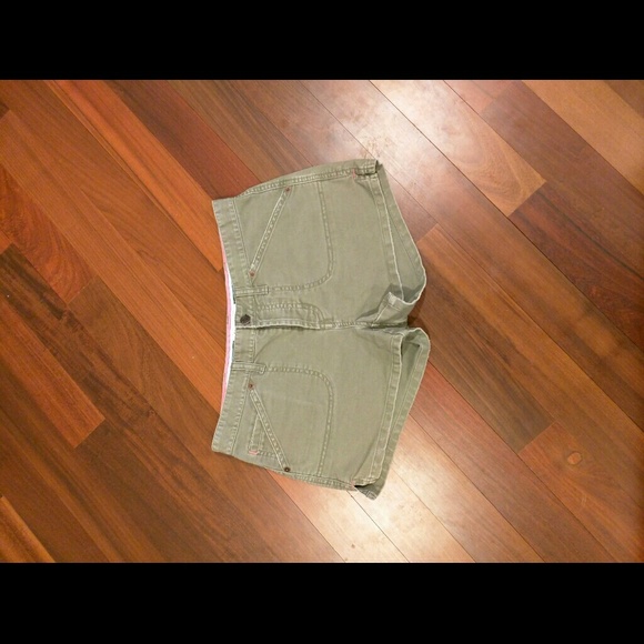 Olive green fitted cargo shorts