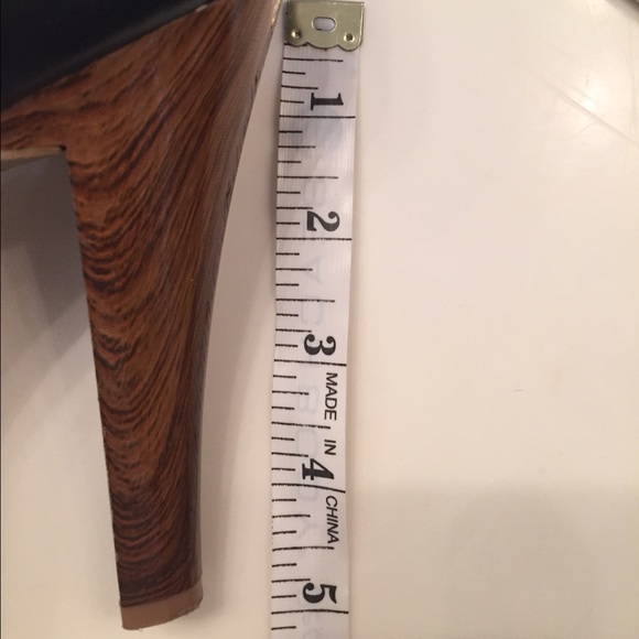 Heels - Picture 3 of 4