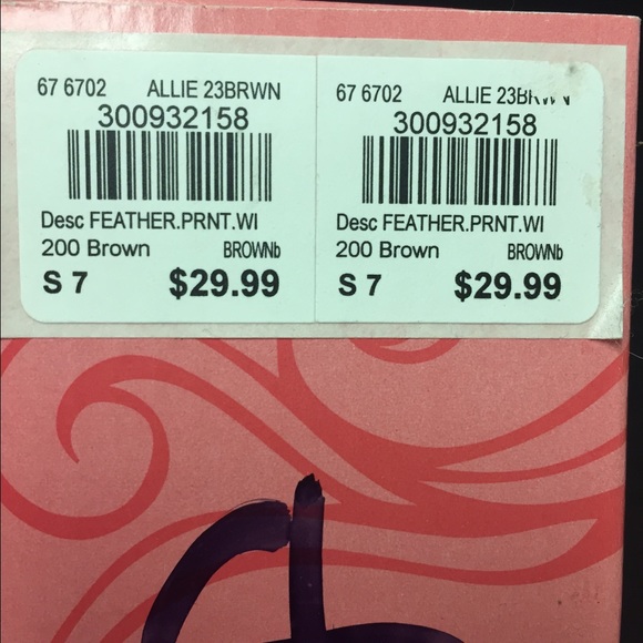 Heels - Picture 4 of 4