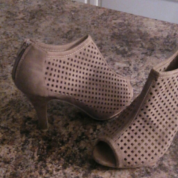 Wet seal Heels Worn Once