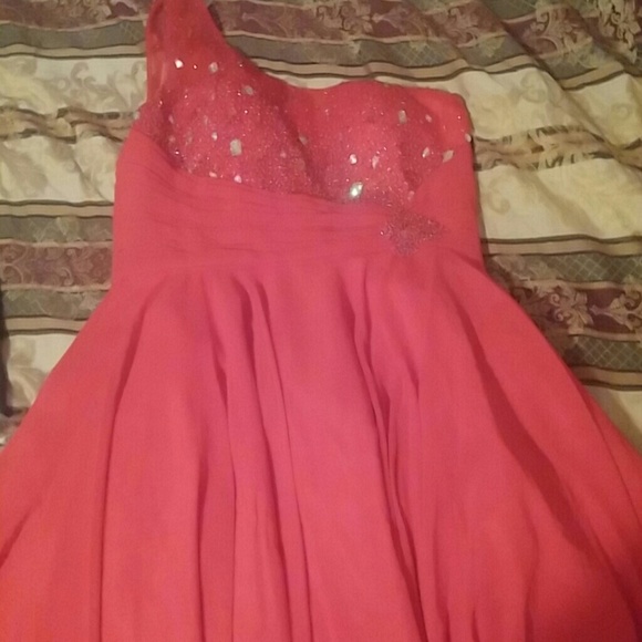 Pretty red dress - Picture 1 of 1