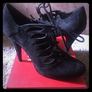 Black bootie
