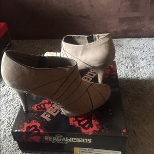 Taupe bootie