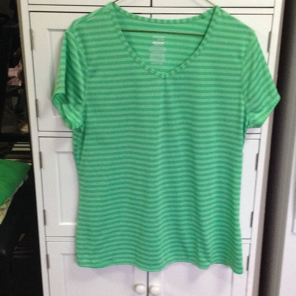 Danskin two-toned Green Top-NWOT-$5.00