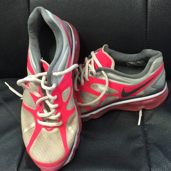 Nike Tennis Shoes