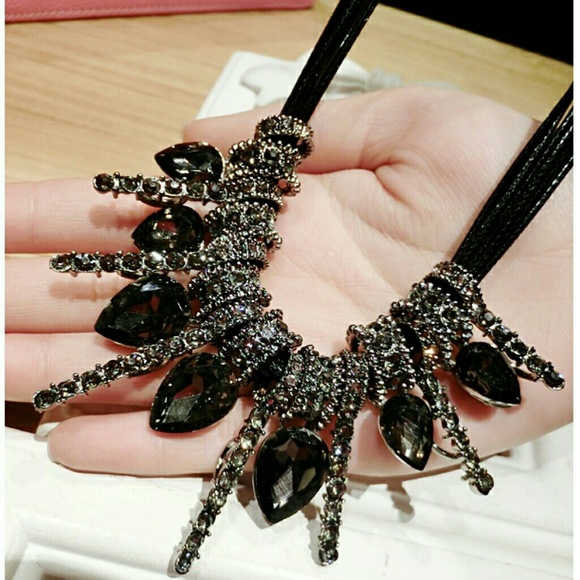 PREORDES 12-18 days LOVELY NECKLACE