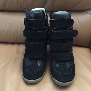 Steve Madden Hilight Sneaker Wedge. Black size 9