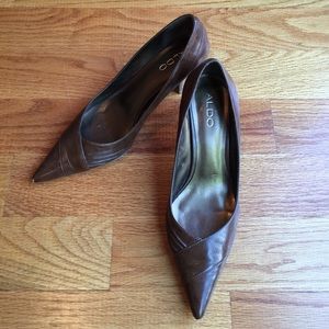 FINAL SALE! ALDO Brown Low Heel Pumps