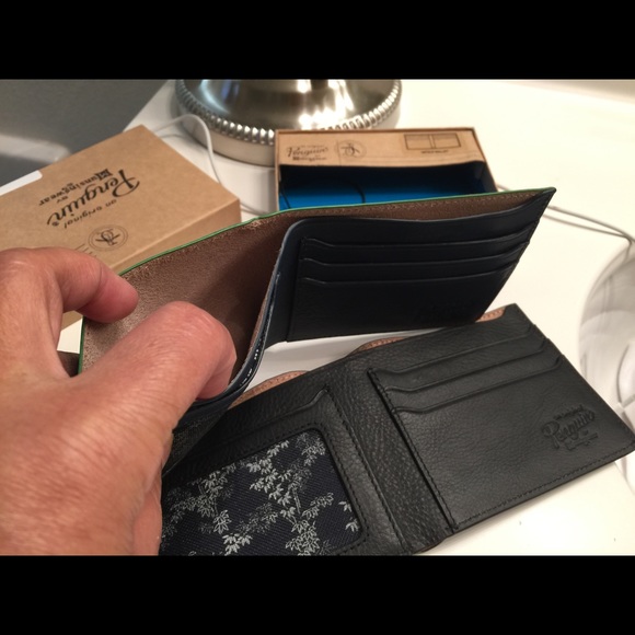 ❤️SOLD❤️Authentic Penguin wallet for men - Picture 3 of 4