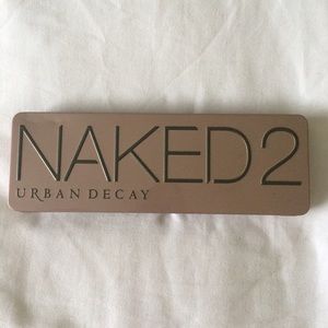 NAKED 2 PALETTE (COMES WITH UD LIP PLUMPER)