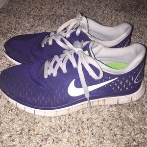 Womens nike free runs 4.0