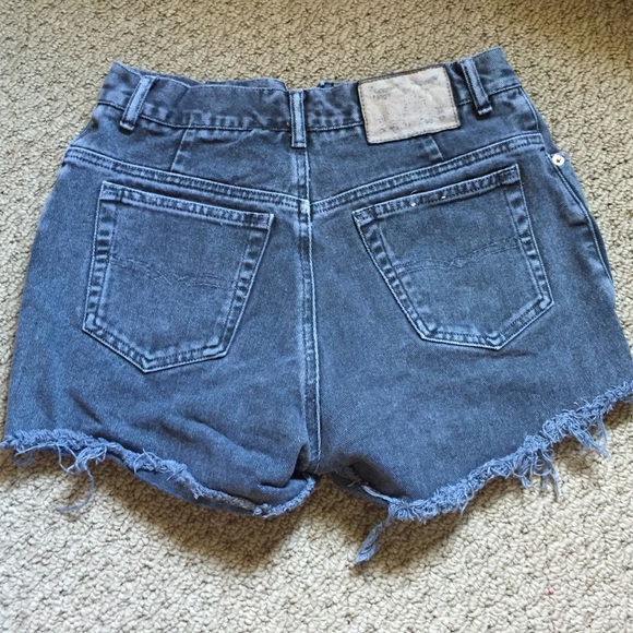 Grey light-washed vintage high waisted shorts - Picture 2 of 3