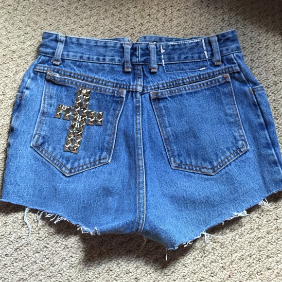 Bongo custom hand-studded high waisted jean shorts - Picture 2 of 4