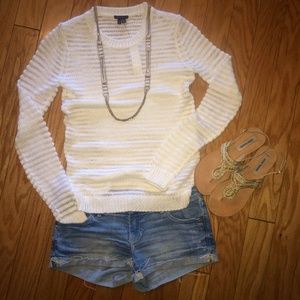 Theory NWT white sweater