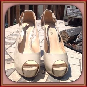 GUESS PEEP-TOE PUMPS!!