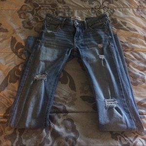 2 Hollister jeans