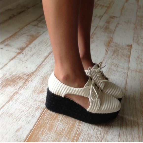 🚫 Sold Jeffrey Campbell Clinton Cutout Platforms - Picture 3 of 4