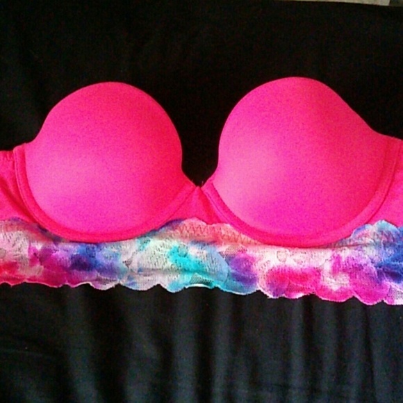 VS 34B pushup bra comes with detachable straps