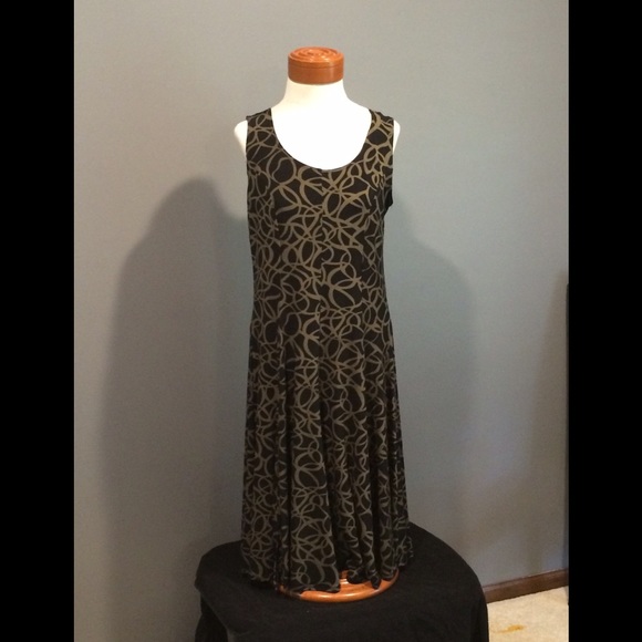 Sleeveless dress olive green and black