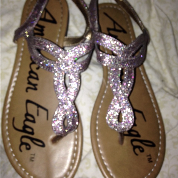 American eagle sanders size 5 youth