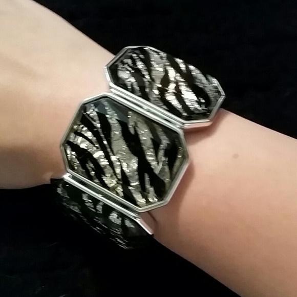 Stretchy Zebra Print Bracelet