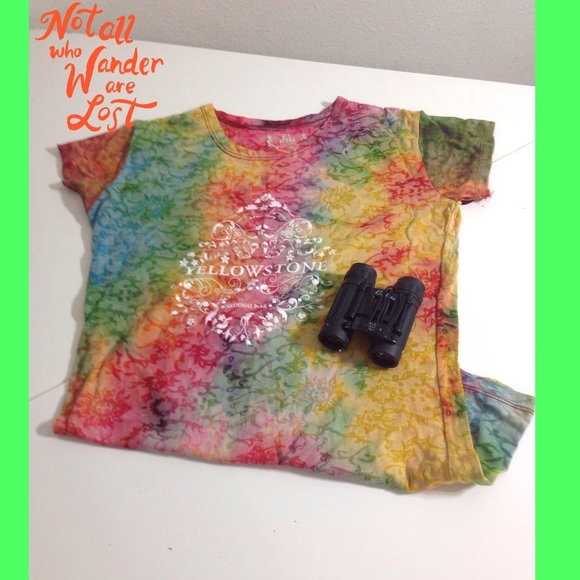 Brand new. Yellowstone National park T-shirt  s 🐗