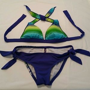 Reef swimsuit reversible  top