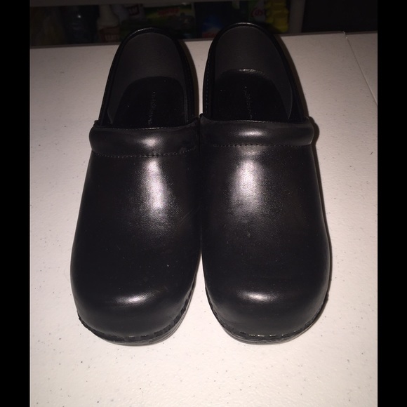 Nursing shoes NWOT