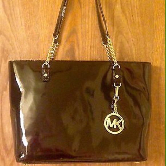 Michael Kors Handbag hold for bebana