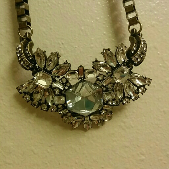❎🚫🎉Host Pick🎉 Statement necklace - Picture 2 of 2