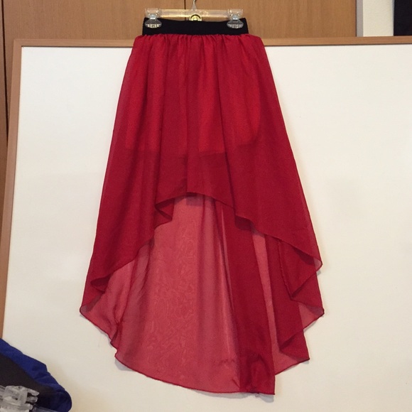💥SOLD💥 Red high low skirt